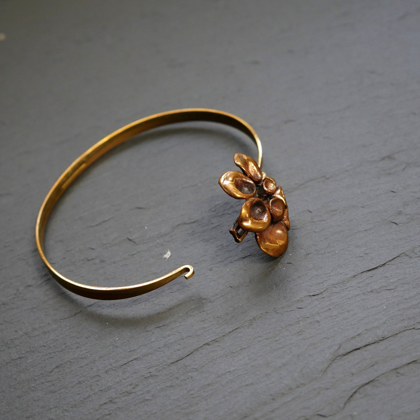 Vintage Modernist Reindeer Moss Bronze Bangle Bracelet by Hannu Ikonen, Finland (B022)