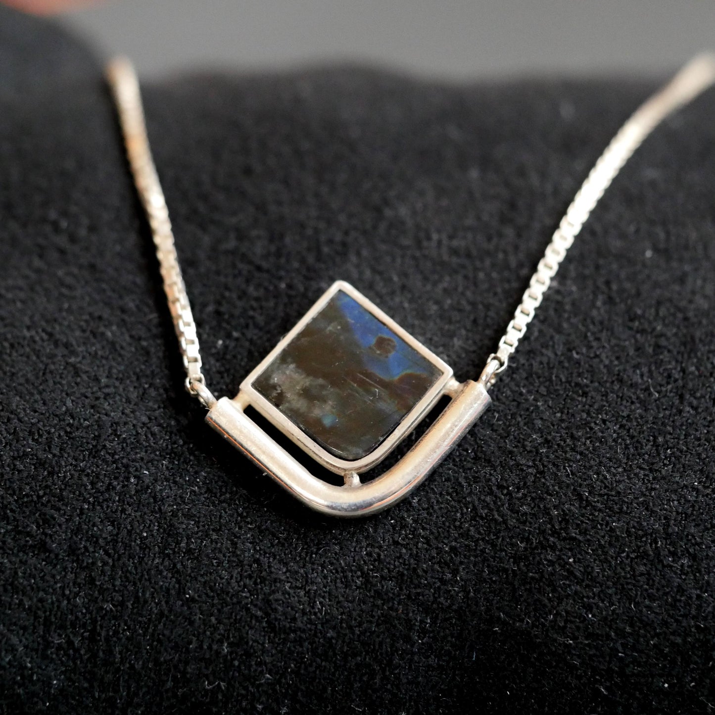 Vintage Modernist Pendant from Finland. Sterling Silver 925 with Spectrolite (B052)